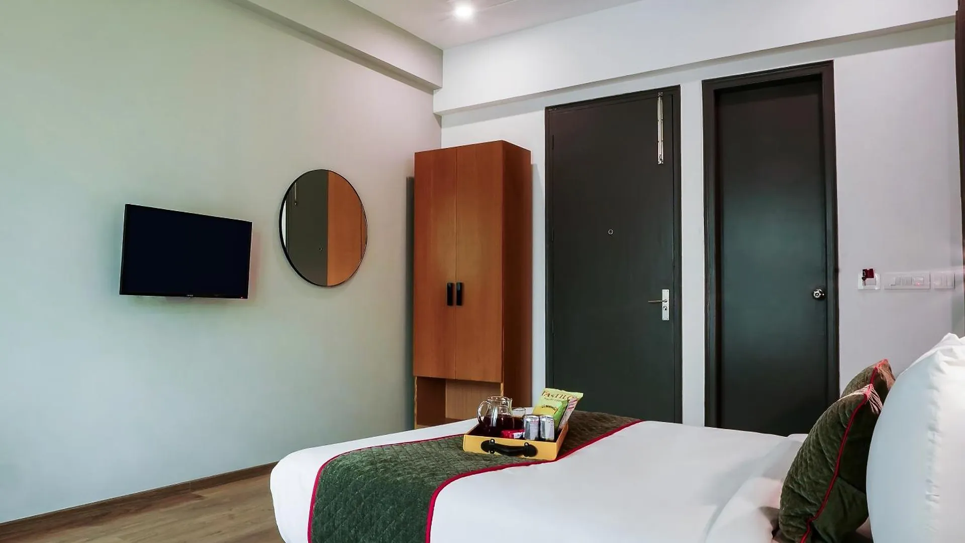 ホテル Super Townhouse Galleria Market Near Golf Course Road グルガウン インド